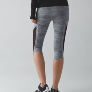 Lululemon Sun Runner Crop Seal Grey